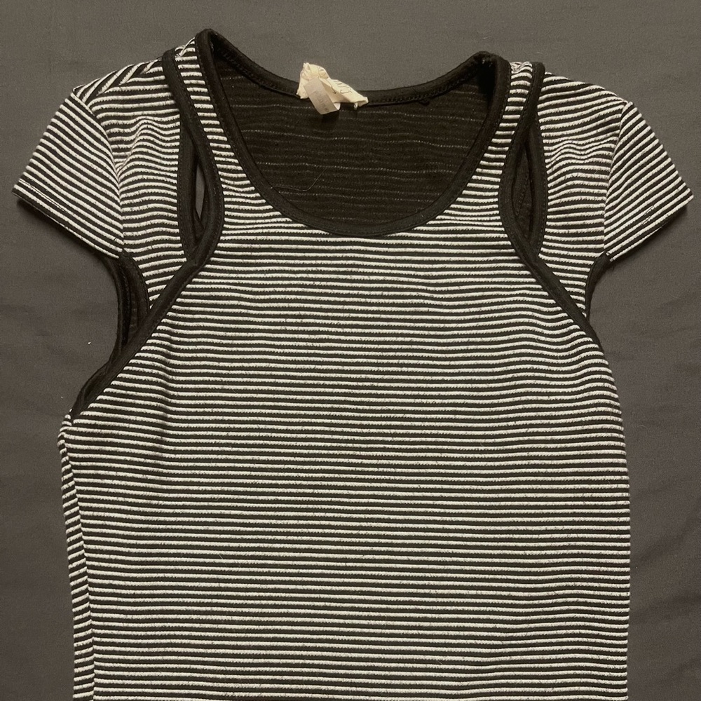 Lightly worn cute cut shirt!